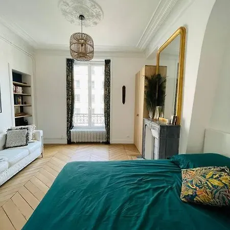 Brand New Flat In Appartement Parijs